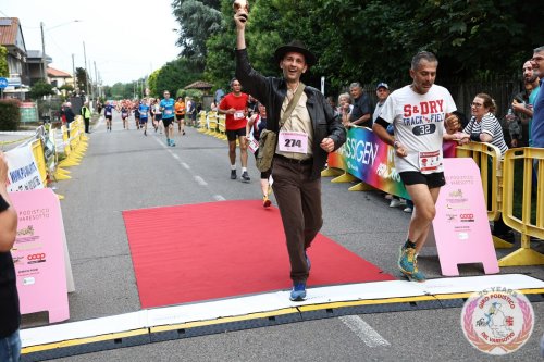 runner mascherato